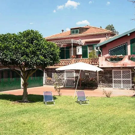 La Casa Del Ficus 2*