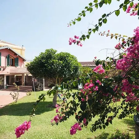 La Casa Del Ficus Frühstückspension Stazzo