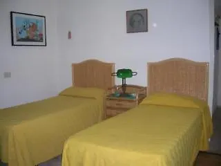 Oda ve Kahvaltı La Casa Del Ficus 3*