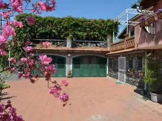 La Casa Del Ficus Oda ve Kahvaltı Stazzo